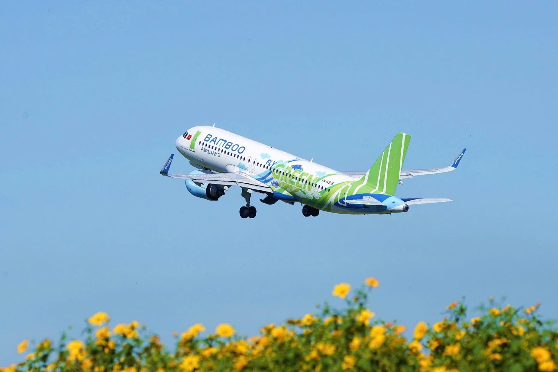 Bamboo Airways advises passengers to carry the original ID Card or other valid identification documents as required when checking in at the airport