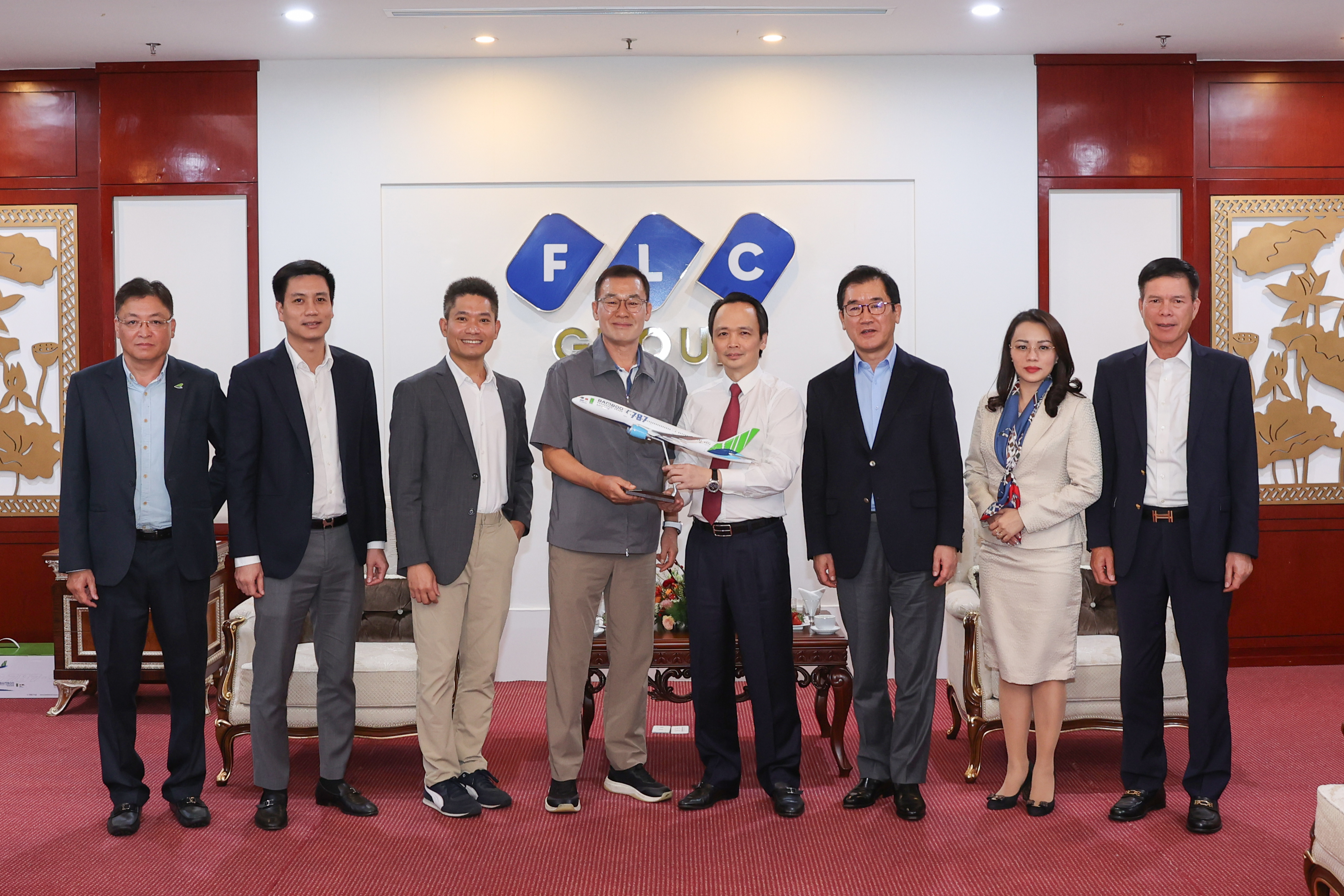 FLC and Bamboo Airways promote cooperation with a Korean investment fund to boost resources for their aviation growth strategy.