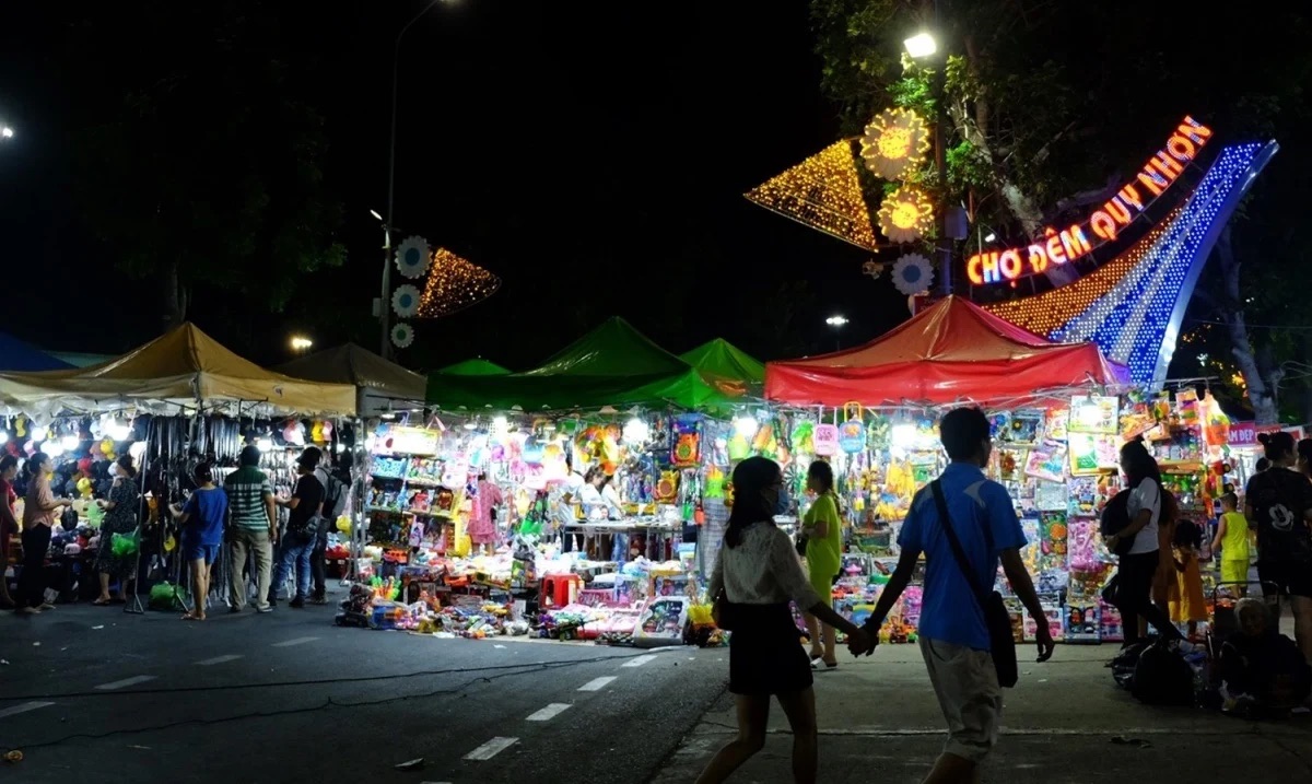 Dạo quanh trung tâm thành phố biển